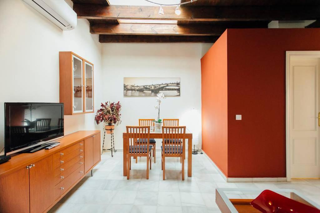 Precioso Apartamento En El Casco Antiguo De Triana Seville Luaran gambar