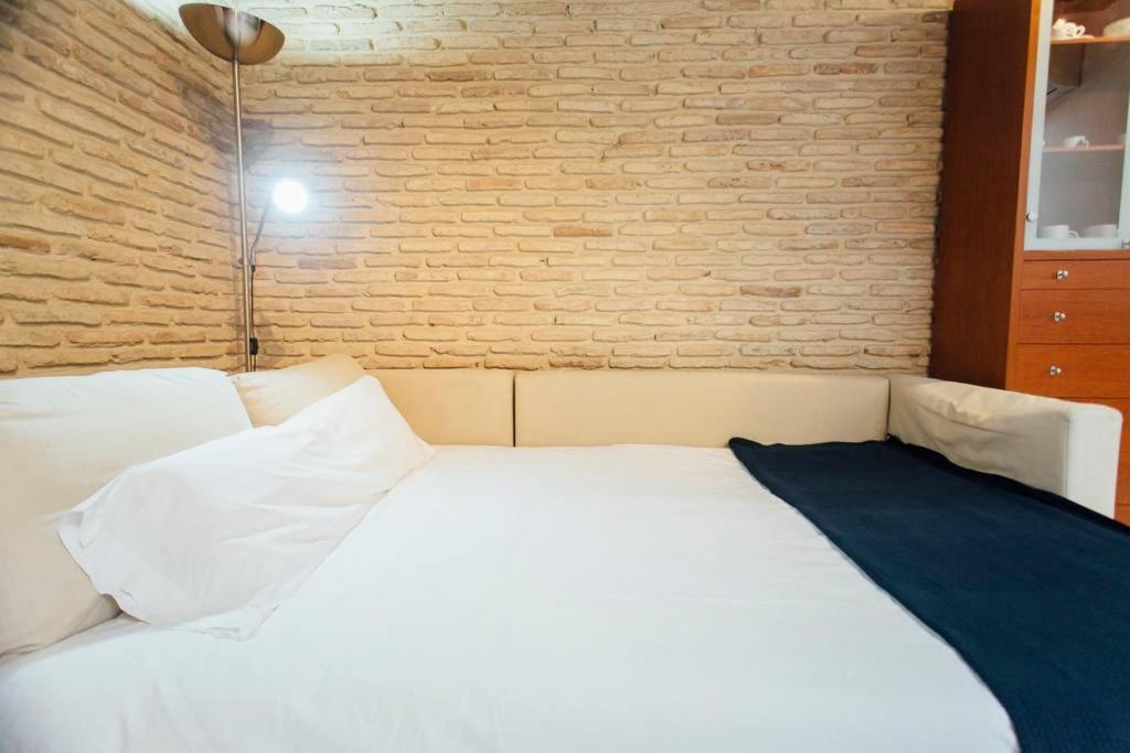 Precioso Apartamento En El Casco Antiguo De Triana Seville Luaran gambar