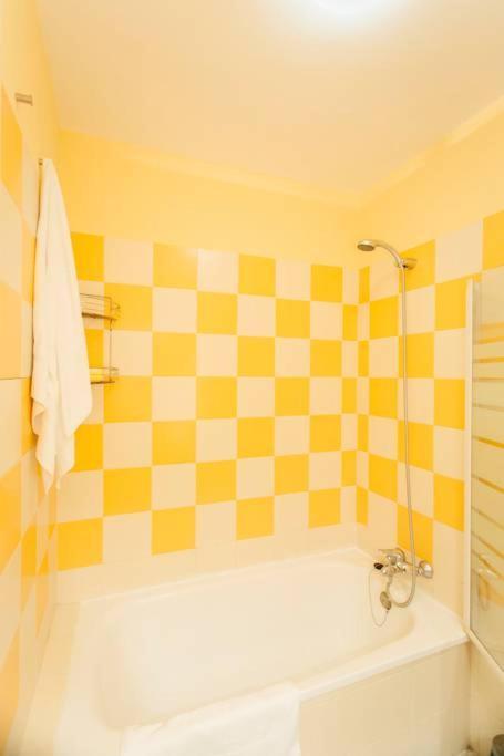 Precioso Apartamento En El Casco Antiguo De Triana Seville Luaran gambar